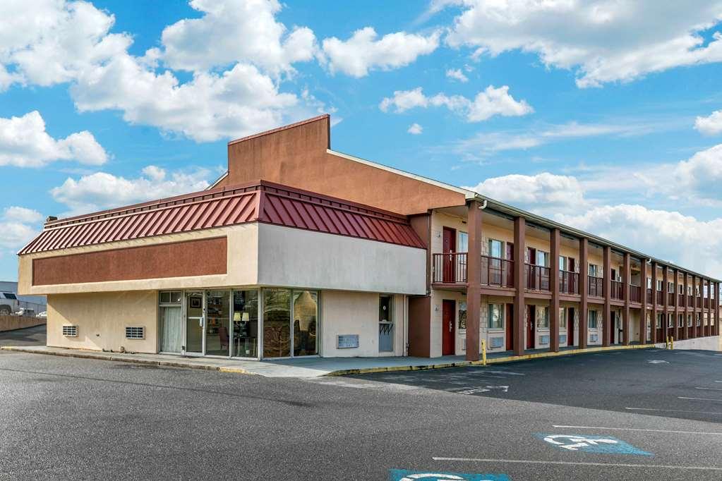 Econo Lodge Northeast Reading Eksteriør bilde